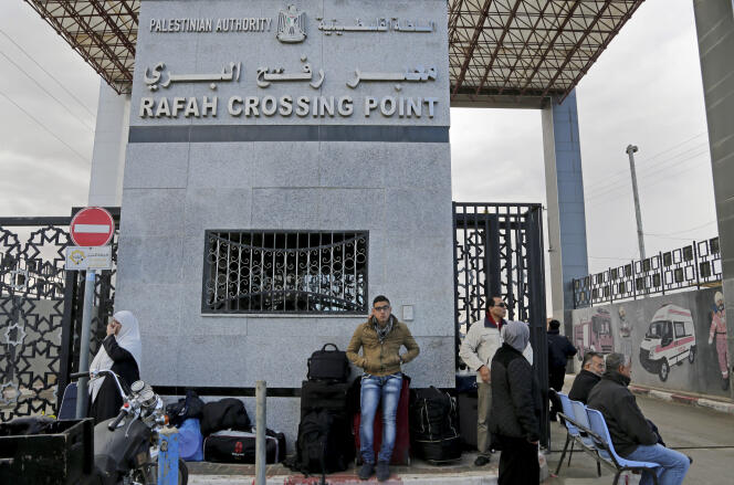 Au poste-frontière palestien de Rafah, en décembre 2014.