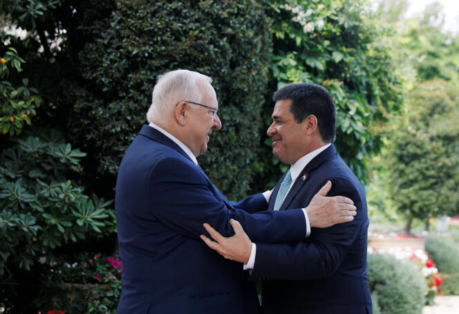 Le président israélien, Reuven Rivlin, a reçu son homologue paraguayen, Horacio Cartes, avant la cérémonie de transfert de l’ambassade du Paraguay à Jérusalem, le 21 mai.
