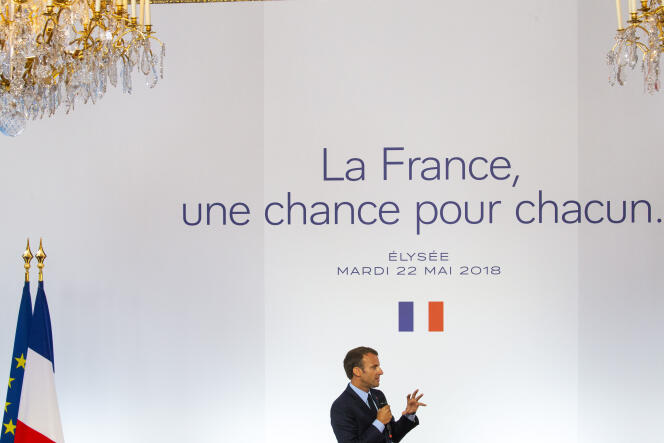 Emmanuel Macron s'exprime devant des acteurs des banlieues à l'Elysée, mardi 22 mai 2018.
