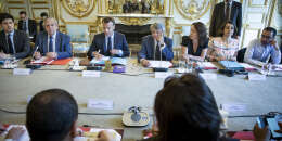 Εμμανουήλ Macron, πρόεδρο, και τον Jean-Louis Borloo συμμετάσχουν στο προεδρικό συμβούλιο των πόλεων, την Τρίτη, 22 Μαΐου 2018 - © 2018 Jean-Claude Coutausse / Γαλλικά-πολιτική για το Le Monde
