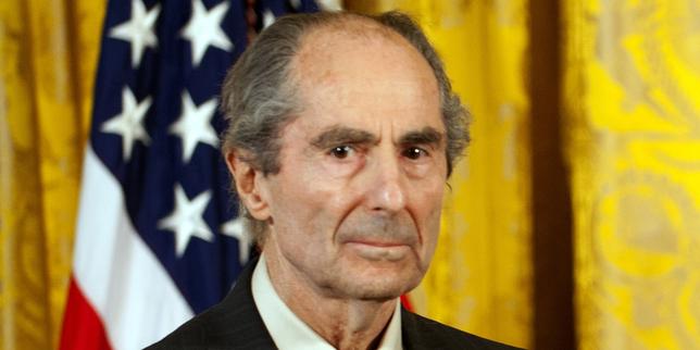 Philip Roth, lors d’une cérémonie à la Maison Blanche, à Washington, en mars 2011.