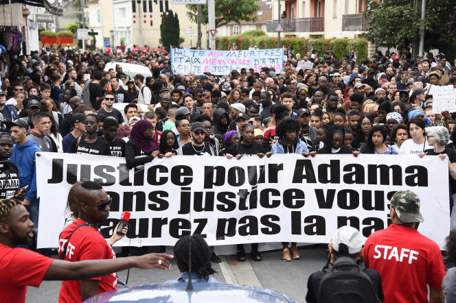 Marche en mémoire d’Adama Traoré, à Beaumont-sur-Oise (Val-d’Oise), le 22 juillet 2017.