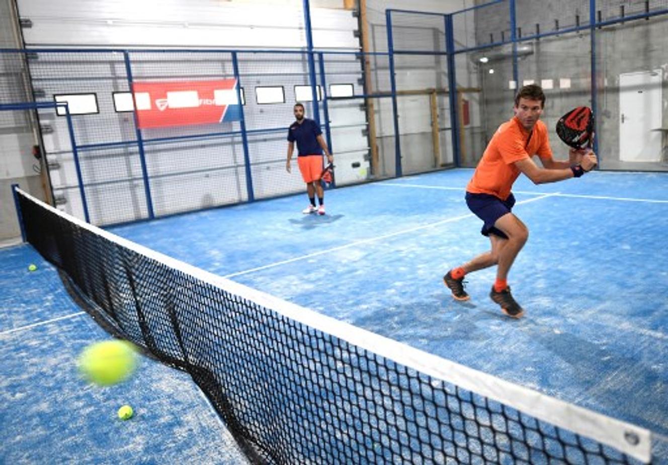 Le Padel Le Nouveau Phénomène Des Sports De Raquette