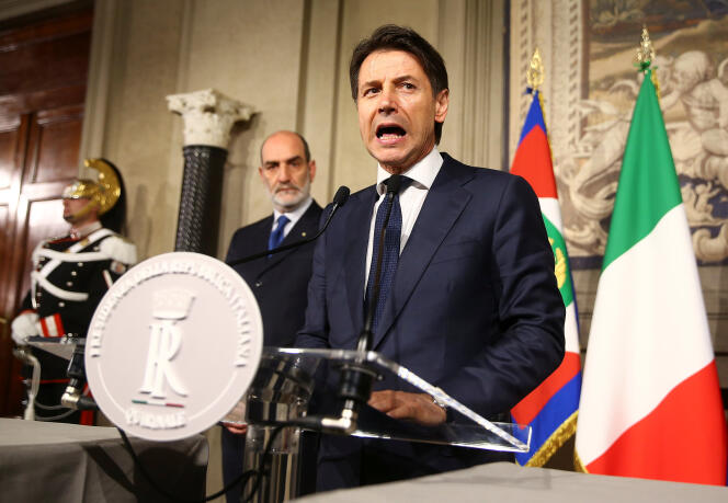 En Italie, Giuseppe Conte après sa rencontre avec le président Sergio Mattarella, le 27 mai 2018.