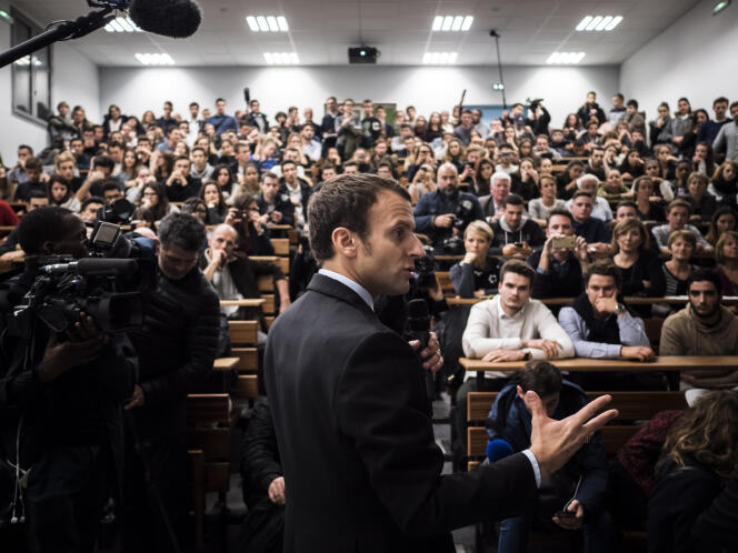 Emmanuel Macron, à l’IUT de Marseille, au lendemain de sa déclaration de candidature à l’élection présidentielle, le 17 novembre 2016.