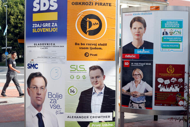 Un panneau électoral à Ljubljana, le 31 mai 2018.