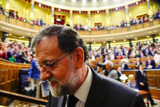 Mariano Rajoy quitte le Parlement, le 1er juin 2018, à Madrid.