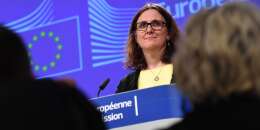 European commissioner for trade Cecilia Malmstrom adresses a press conference on the US restrictions on steel and aluminium affecting the European Union at the European Commission in Brussels on June 1, 2018.  / AFP / Emmanuel DUNAND
