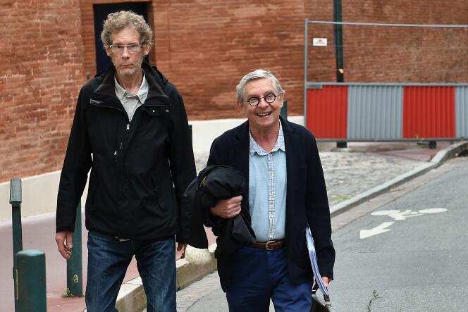 Gilles Bertin (à gauche) accompagné de son avocat Christian Etelin (à droite) à Toulouse, le 6 juin 2018.