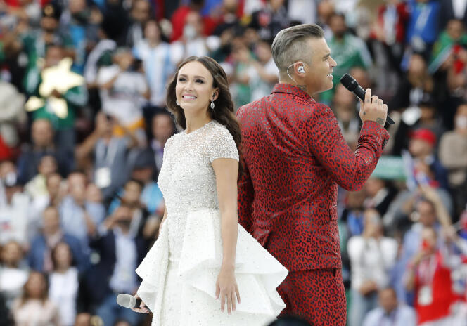 Robbie Williams et la Russe Aida Garifullina ont animé la cérémonie d’ouverture.