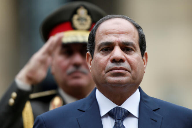 Le président égyptien Abdel Fattah Al-Sissi lors d’une cérémonie militaire, à Paris, le 26 novembre 2014.