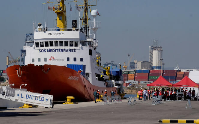 L’« Aquarius » est arrivé dans le port de Valence dimanche 17 juin en fin de matinée.