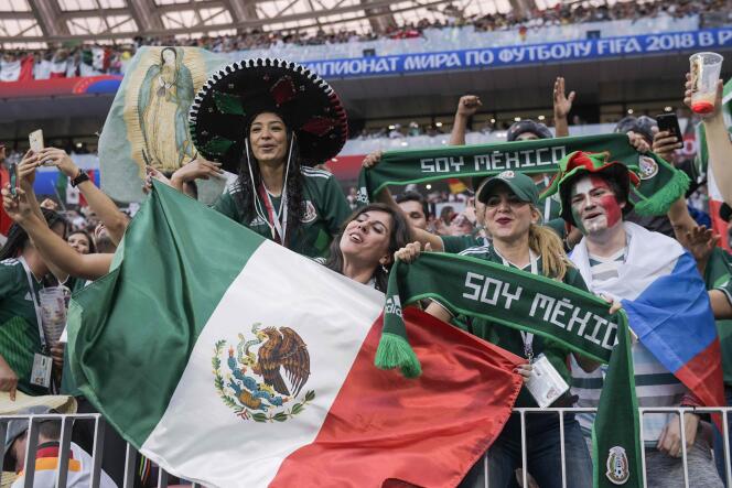 La joie des supporteurs mexicains après la victoire de leur équipe, au stade Loujniki, le 17 juin.