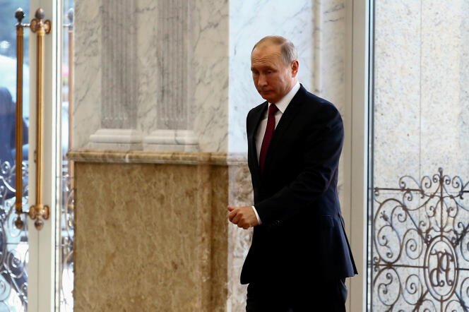 La cote de confiance des Russes envers Vladimir Poutine s’est effondrée en quelques jours pour revenir à celle de décembre 2011.