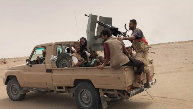 Des soldats yéménites progouvernementaux, le 19 juin près de l’aéroport d’Hodeïda.