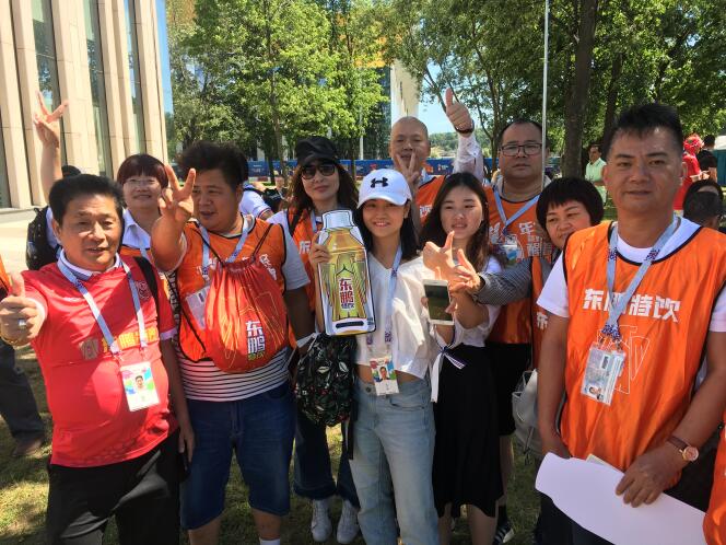 Des supporteurs venus de Shenzhen, dans le sud de la Chine, le 20 juin à Moscou.