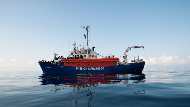 Le « Lifeline » en Méditerranée, le 22 juin.