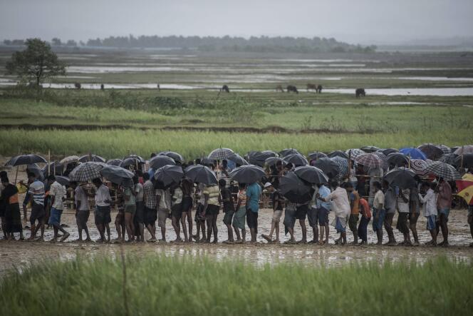 Environ 700 000 musulmans rohingya ont fui depuis août 2017 l’ouest de la Birmanie sous la pression d’opérations militaires et ont trouvé refuge au Bangladesh.