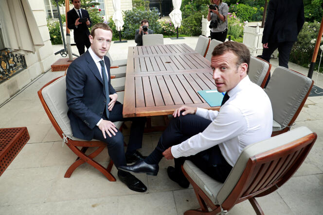 Mark Zuckerberg et Emmanuel Macron à l’Elysée, le 23 mai.