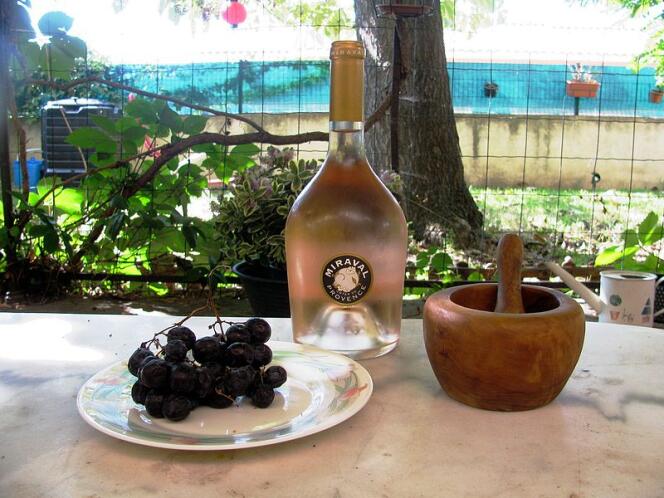Le rosé de Miraval est vendu dans 80 pays, en priorité aux États-Unis (40 %) et sur le marché français (20 %).