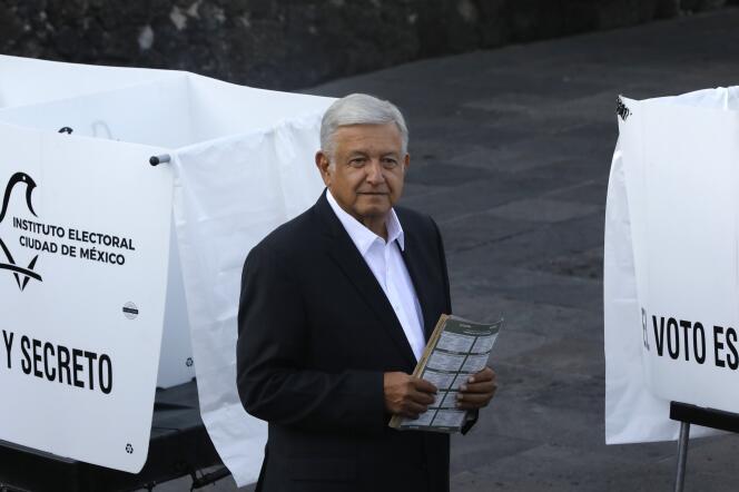 Andrés Manuel Lopez Obrador lors de son arrivée au bureau de vote à Mexico, le 1er juillet.