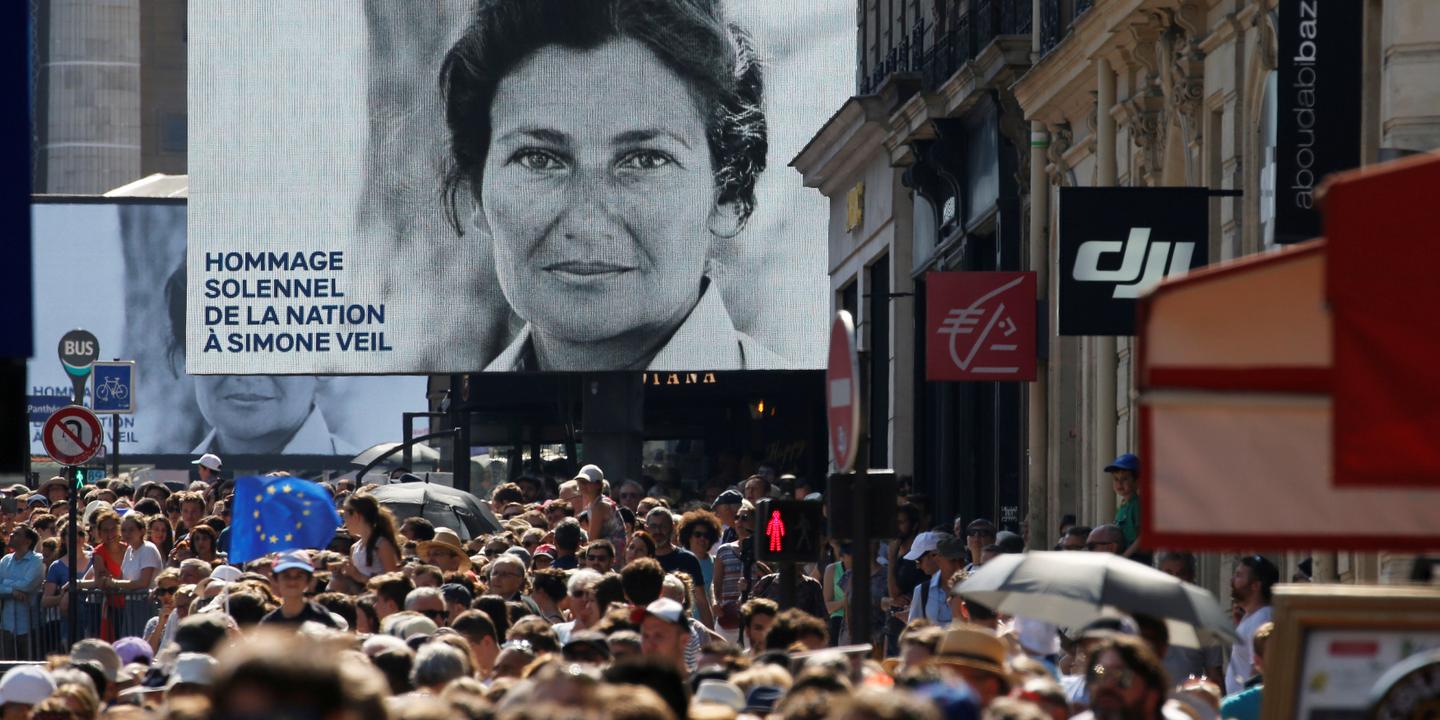 L Hommage De La Nation A Simone Veil Cinquieme Femme A Entrer Au Pantheon