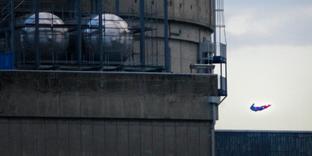 Un drone survole la centrale du Bugey, près de Lyon, le 3 juillet 2018.