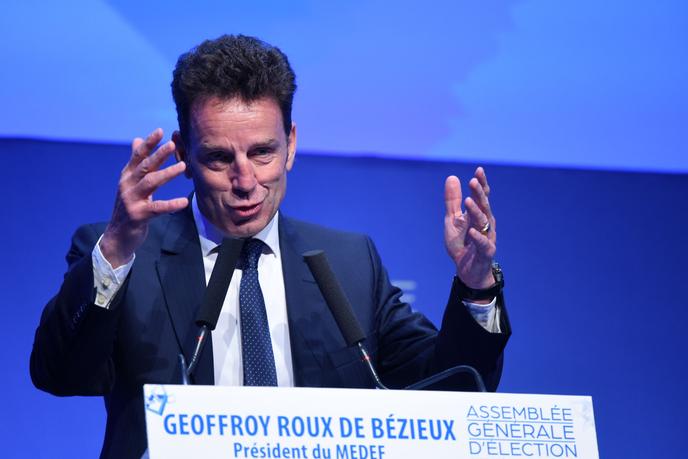 « Le Medef propose de dissocier d’un côté une couverture universelle gérée et financée par l’Etat, et de l’autre une assurance complémentaire obligatoire pilotée par les syndicats » (Photo: Geoffroy Roux de Bézieux, président du Medef).