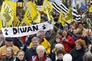 FRED TANNEAU / AFP Quelque 2 500 personnes manifestent à Lorient pour la reconnaissance de la langue bretonne et des autres langues régionales, en 2007.