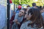 Une élève cherche son nom sur la liste des admis au baccalauréat, vendredi 6 juillet, au lycée Fulbert, de Chartres.