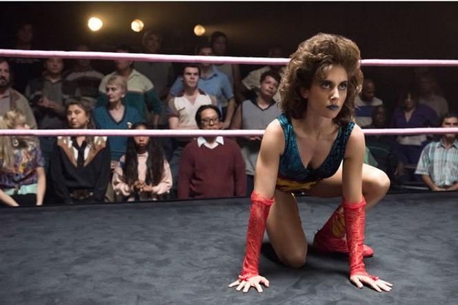 TV GLOW l univers impitoyable du catch feminin