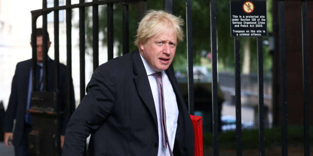 Le ministre britannique des affaires étrangères, Boris Johnson, arrive au 10 Downing Street à Londres, le 3 juillet.