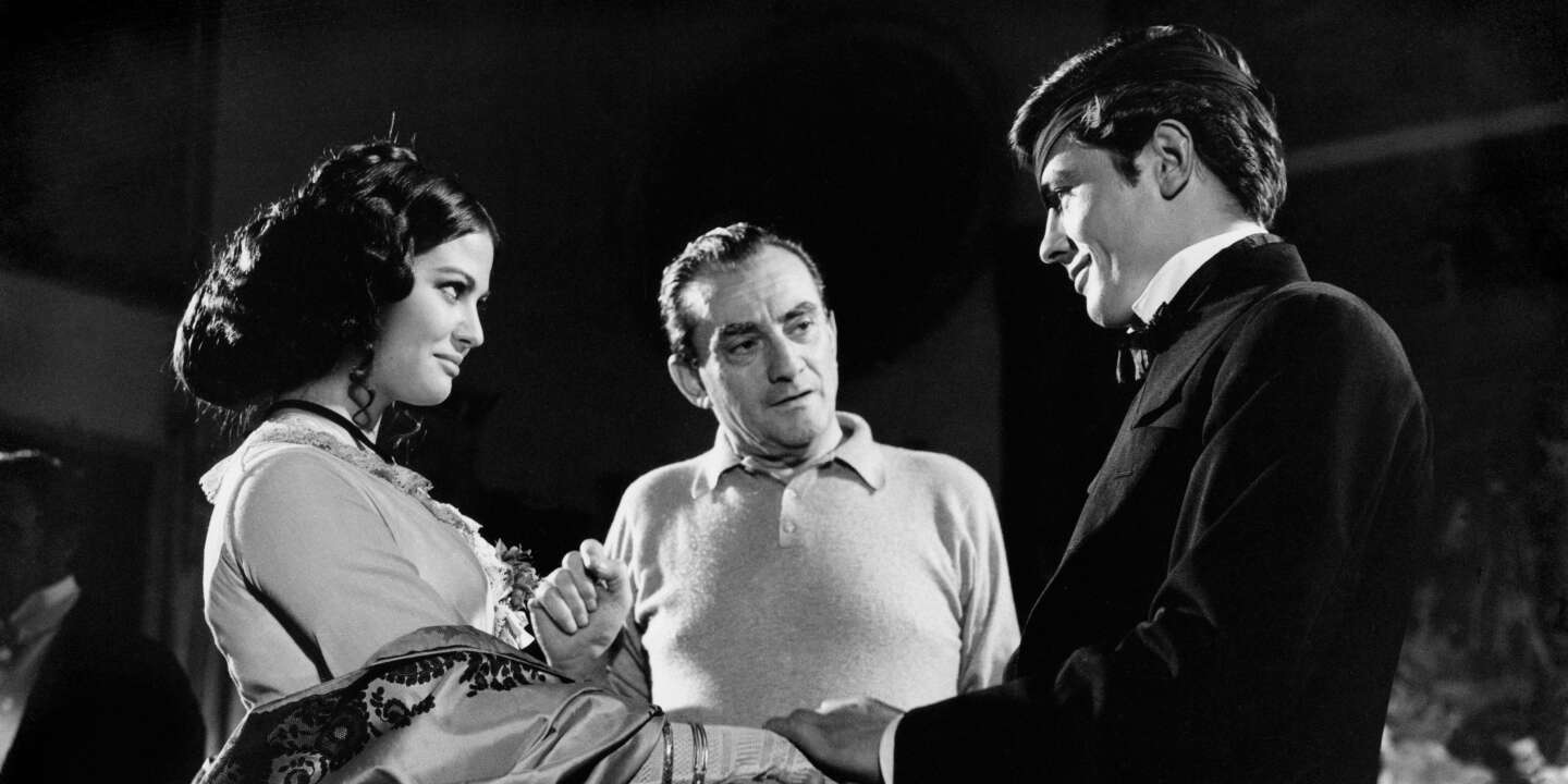 Prod DB © Pathe-Titanus /DR
LE GUEPARD (IL GATTOPARDO) de  Luchino Visconti 1963 ITA
Claudia Cardinale, Luchino Visconti et Alain Delon sur le tournage du 