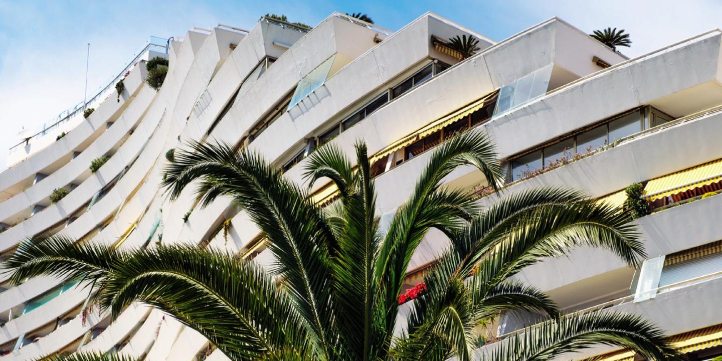 Sur la Côte d’Azur, le secret des pyramides Marina Baie des Anges