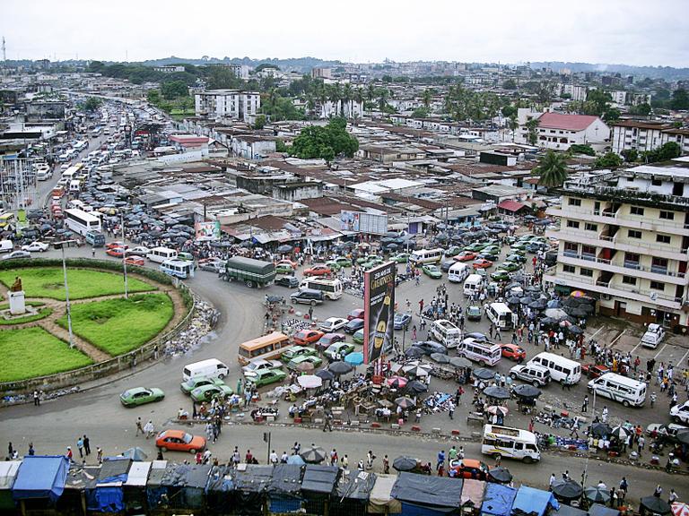 Wikimedia Commons Le rond-point Liberté d’Adjamé, à Abidjan.