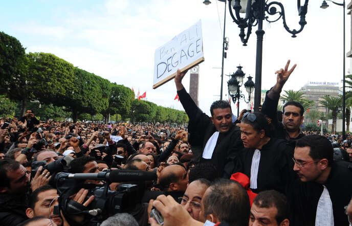 Manifestation contre Ben Ali, le 14 janvier 2011, à Tunis. Il quitte le pays ce jour-là.