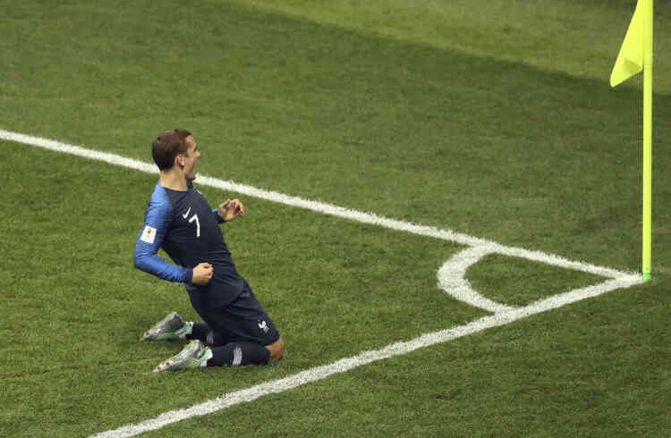 Le Français Antoine Griezmann après son premier but, à la 38e minute, la France mène alors 2-1.