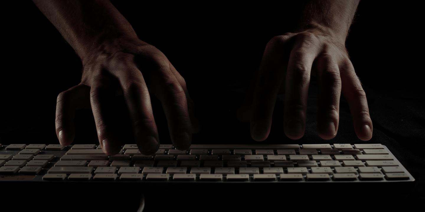 Cyberattaques : deux hackers mis en examen pour vol de millions de données