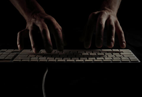 pixels hacker espionnage piratage ransomware