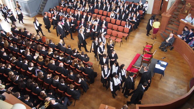 Lors de la cérémonie de remise de diplôme de Noé Michalon à Oxford.