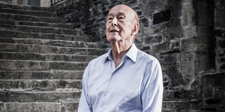 Estaing, le 29 juin 2012 - Valery Giscard D'Estaing, ancien president de la republique francaise, dans le chateau d'Estaing.