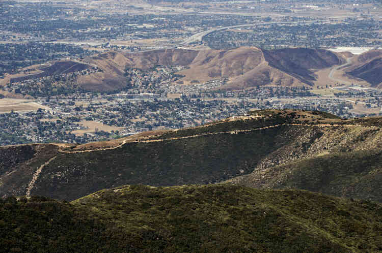 La vallée de San Bernardino, vue depuis Arrowhead, marquée par la sécheresse endémique qui frappe la Californie.