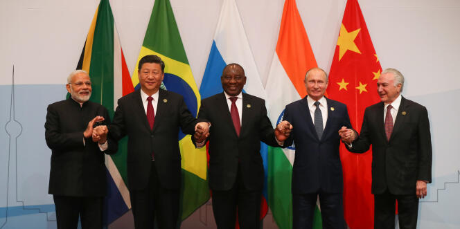 Les présidents indien, chinois, sud-africain, russe et brésilien au 10e sommet des BRICS, à Johannesburg, le 26 juillet 2018.