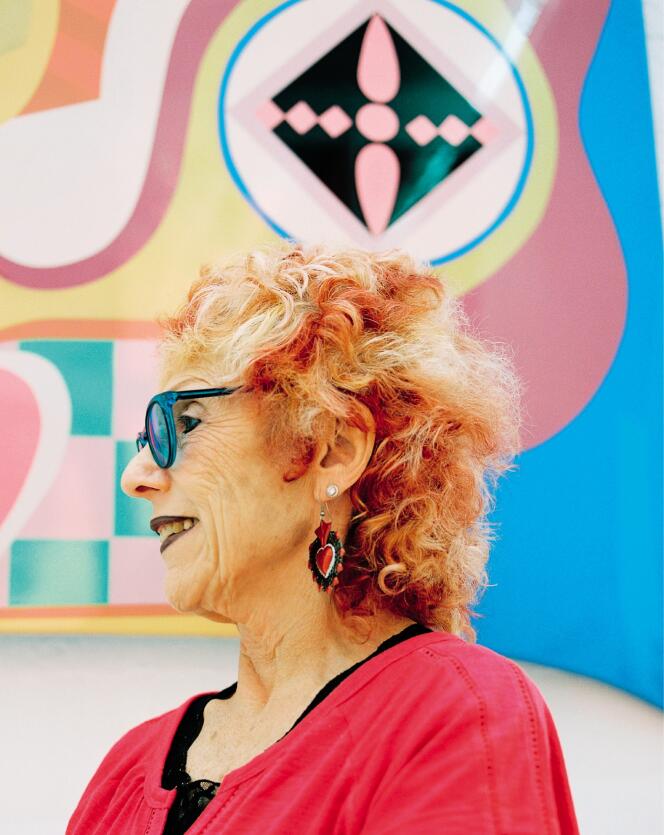 Judy Chicago a aujourd’hui 79 ans et continue son combat pour revendiquer la place des femmes dans l’art.