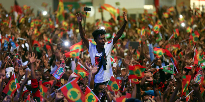 Des partisans de Jawar Mohammed célèbrent son retour en Ethiopie, à Addis-Abeba, le 5 août 2018.