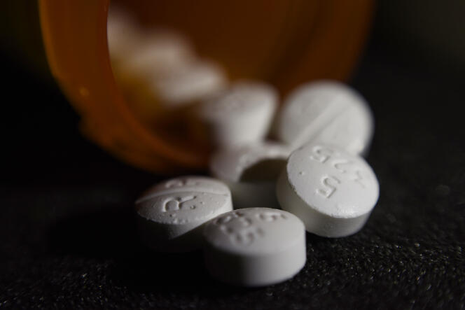 Le trafic d’opioïdes, ici l’oxycodone-acétaminophène, gangrène la société états-unienne.