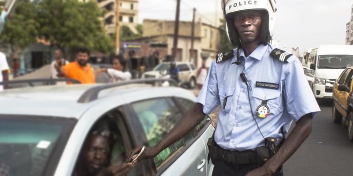 Amoul Yakar Le Policier Senegalais A Qui On Ne Glisse Pas Un