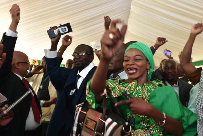 Des partisans d’Ibrahim Boubacar Keïta fêtent la victoire du président malien sortant, à Bamako, le 16 août 2018.