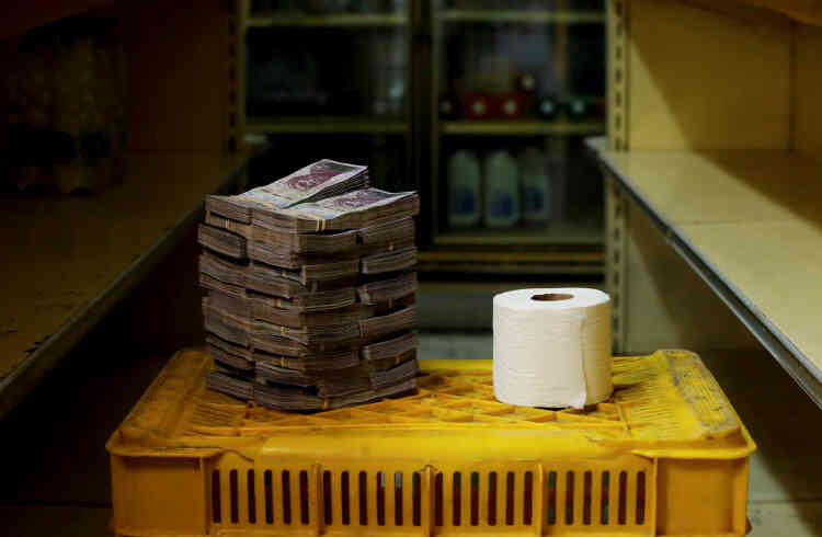 Un rouleau de papier toilette coûte 2 600 000 bolivars (environ 0,40 dollar américain).