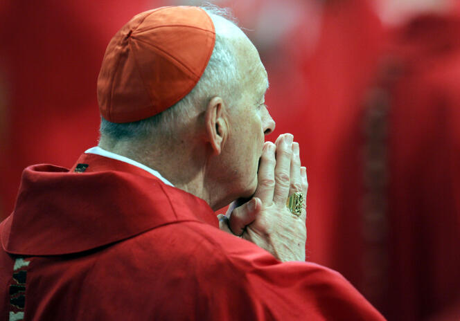 L’ancien archevêque de Washington, Theodore McCarrick, au Vatican, en 2005.